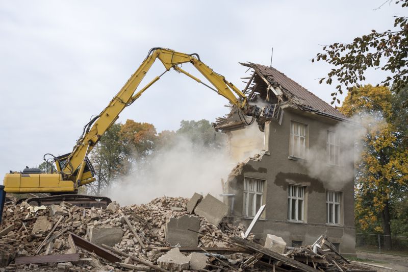 Large-Scale Demolition Equipment